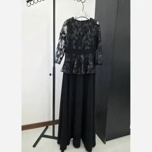 ماکسی مجلسی زنانه کرپ لمه و گیپور پولک دوزی مشکی مدل مژگان